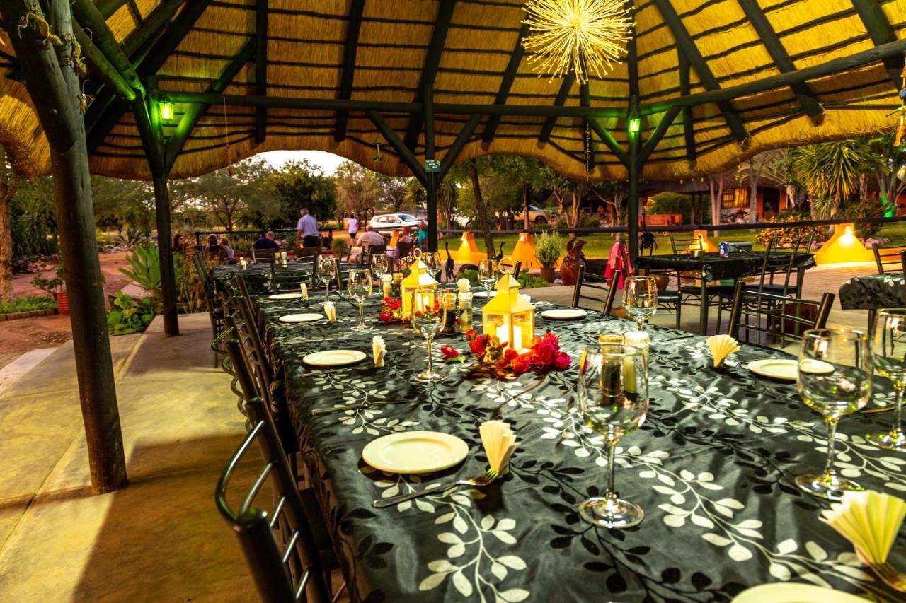Lion'S Den Guesthouse Otjiwarongo Ngoại thất bức ảnh