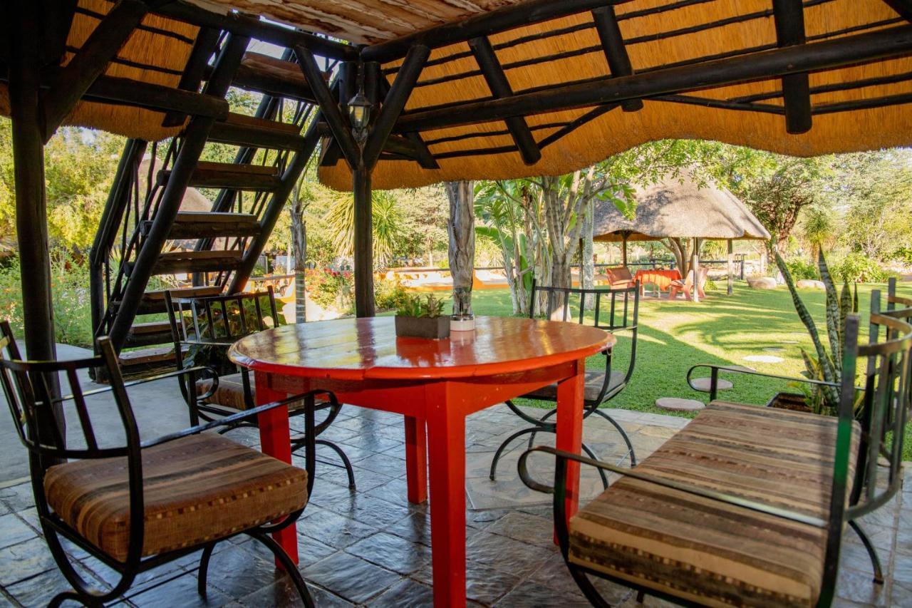 Lion'S Den Guesthouse Otjiwarongo Ngoại thất bức ảnh